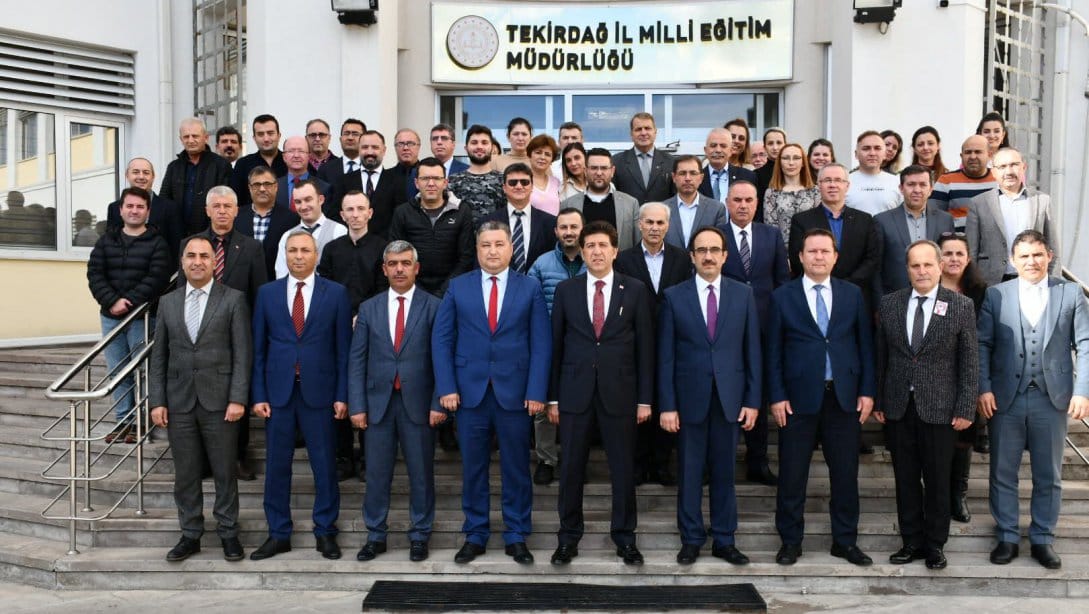 24 Kasım Öğretmenler Günü Dolayısı ile İl Milli Eğitim Müdürlüğü Hizmet Binamızda Tebrikat Töreni Düzenlendi