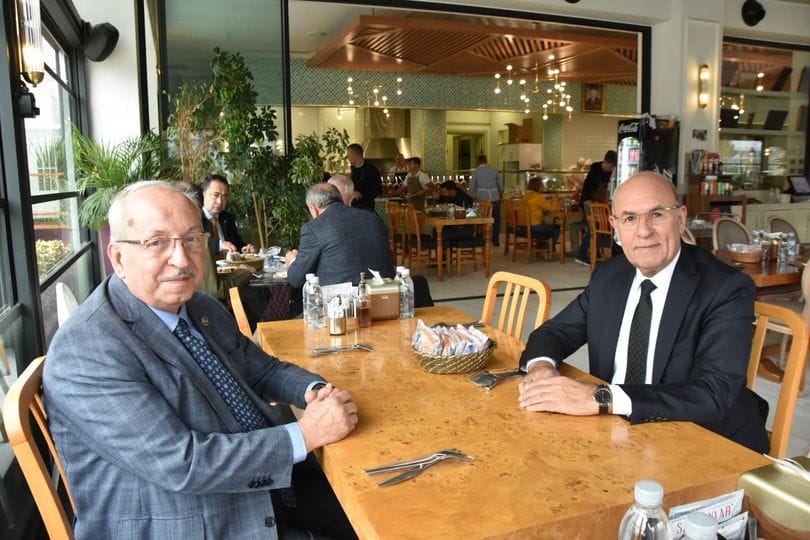 Albayrak: Metin Akgün ile Çorlu ilçemizde öğle yemeğinde bir araya geldik.