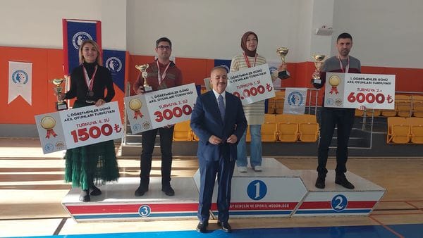 DOĞUŞ BAŞARANER ÖDÜLLERLE DÖNDÜ