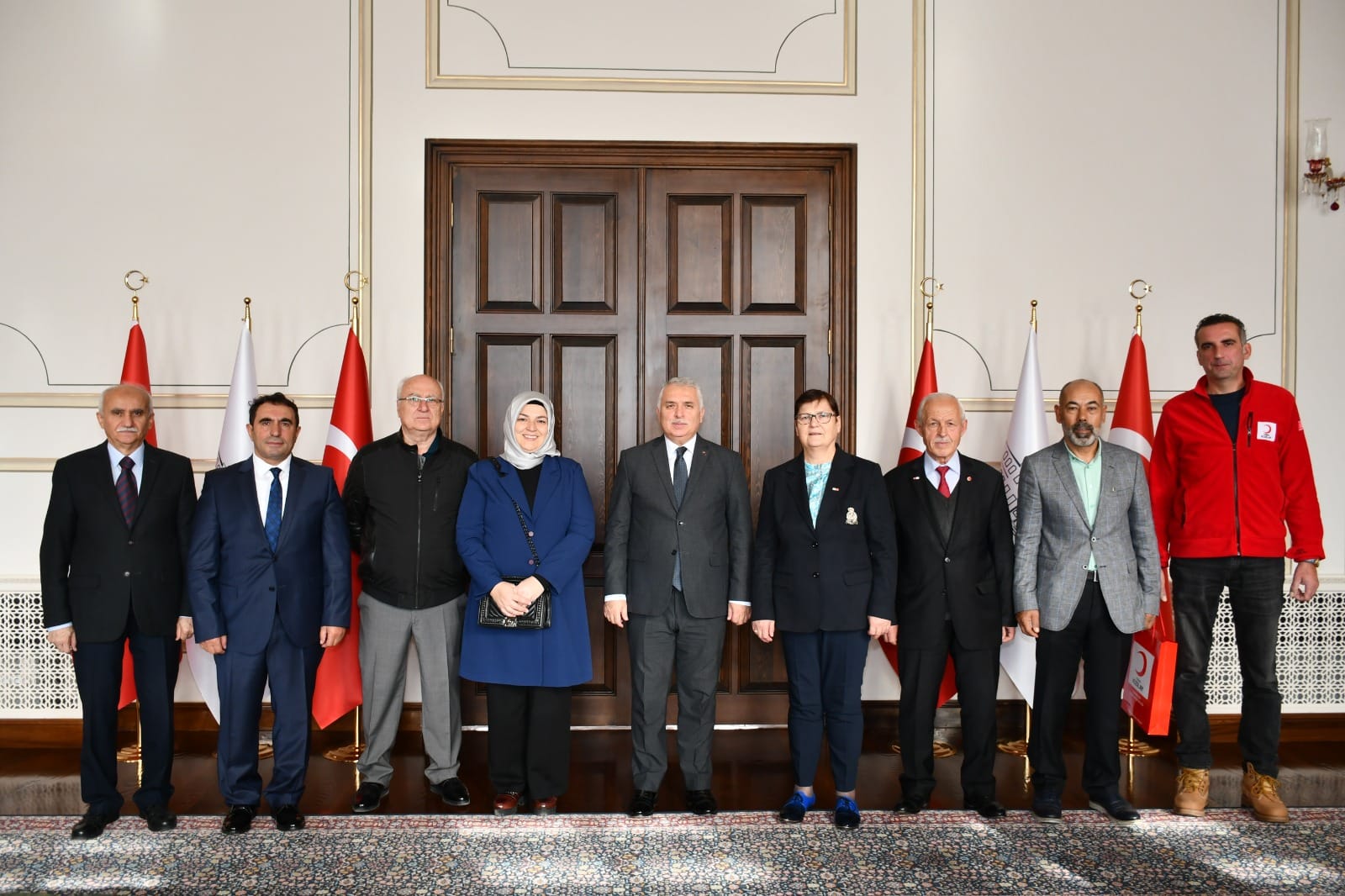 Vali Aziz Yıldırım, Türkiye Kızılay Derneği Tekirdağ Şube Başkanı Hamiyet Çizen ve Beraberindeki Heyeti Makamında Kabul Etti