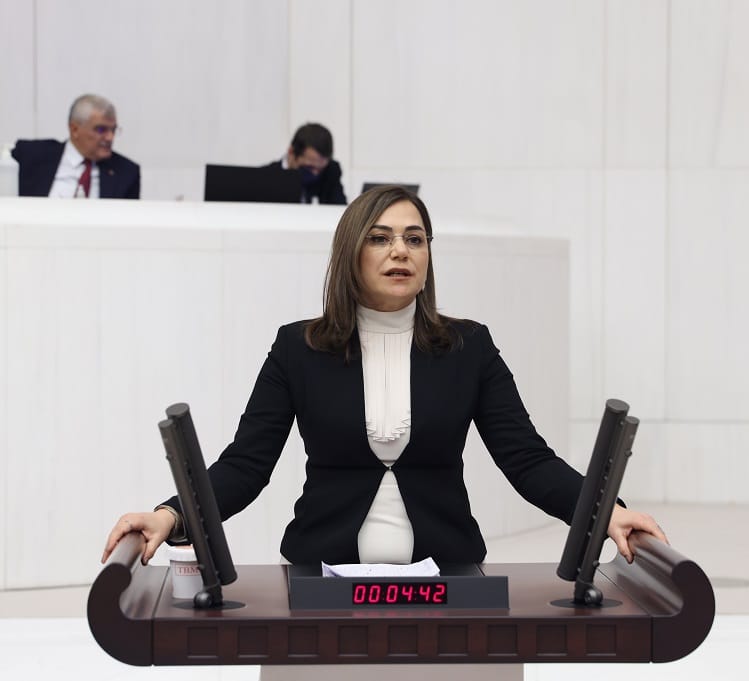 CHP’Lİ YÜCEER, YURTLARDAKİ TOPLU ZEHİRLENMELERİ BAKAN KASAPOĞLU’NA SORDU
