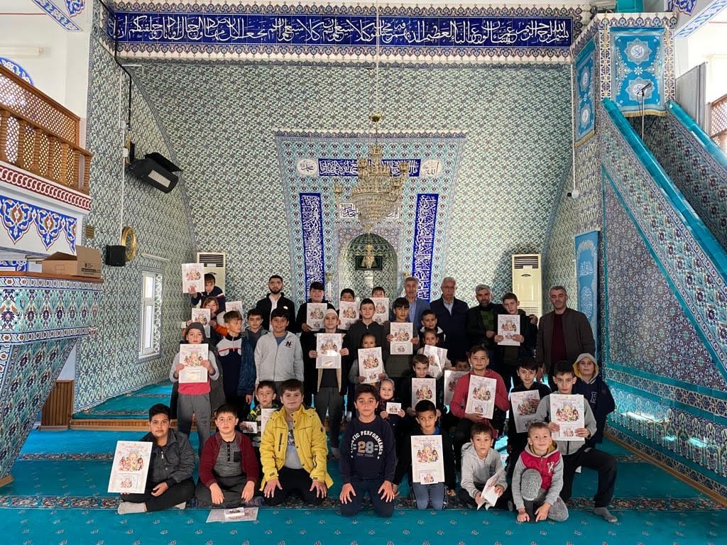 CAMİDE ÖĞRENCİLERE TAKVİM HEDİYE EDİLDİ