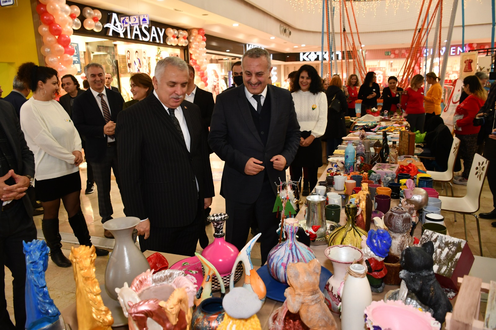 Vali Aziz Yıldırım Toplum Ruh Sağlığı Merkezi Kermesi’ni Ziyaret Etti