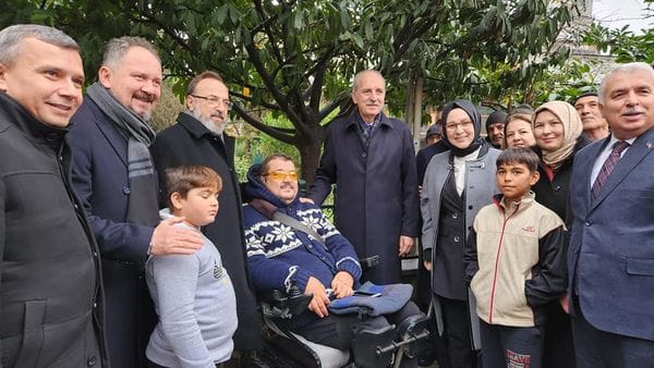 Kapı kapı dolaşıp gönüller yapmaya devam ediyoruz