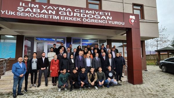 İlim Yayma Cemiyeti’ni ziyaret