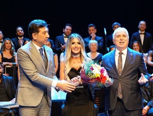 Şef Neslihan Ergül Armağan Türk Sanat Müziği Öğretmenler Korosu