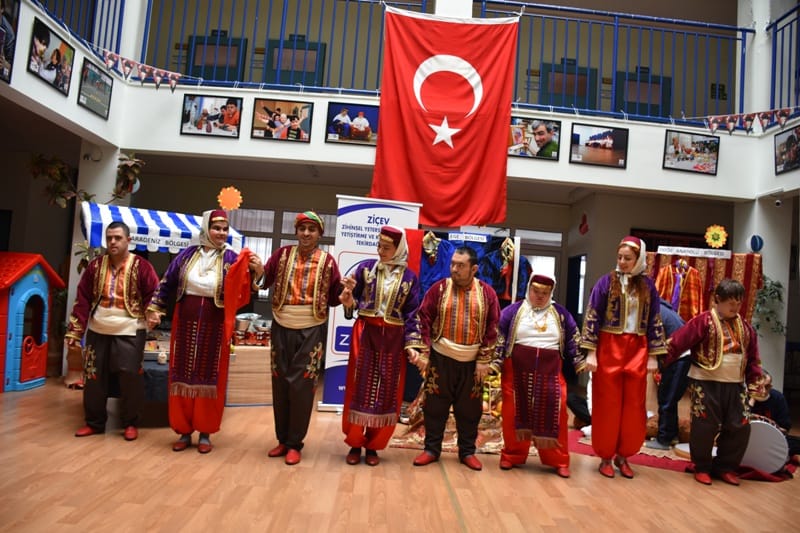 ZİÇEV öğrencileri ile YERLİ MALI YURDUN MALI HERKES ONU KULLANMALI  haftası etkinliği