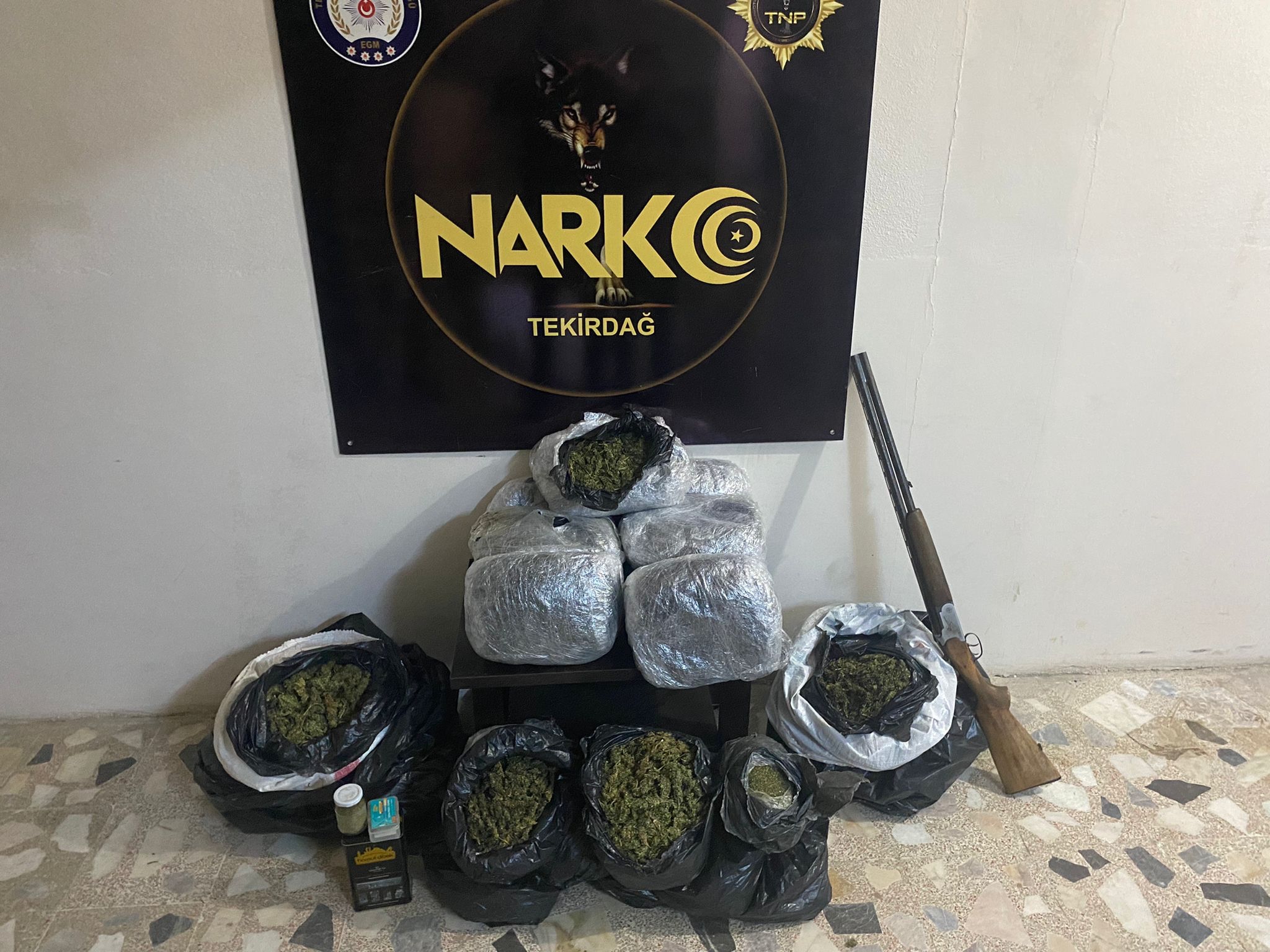 15 Kg Esrar ele geçirildi