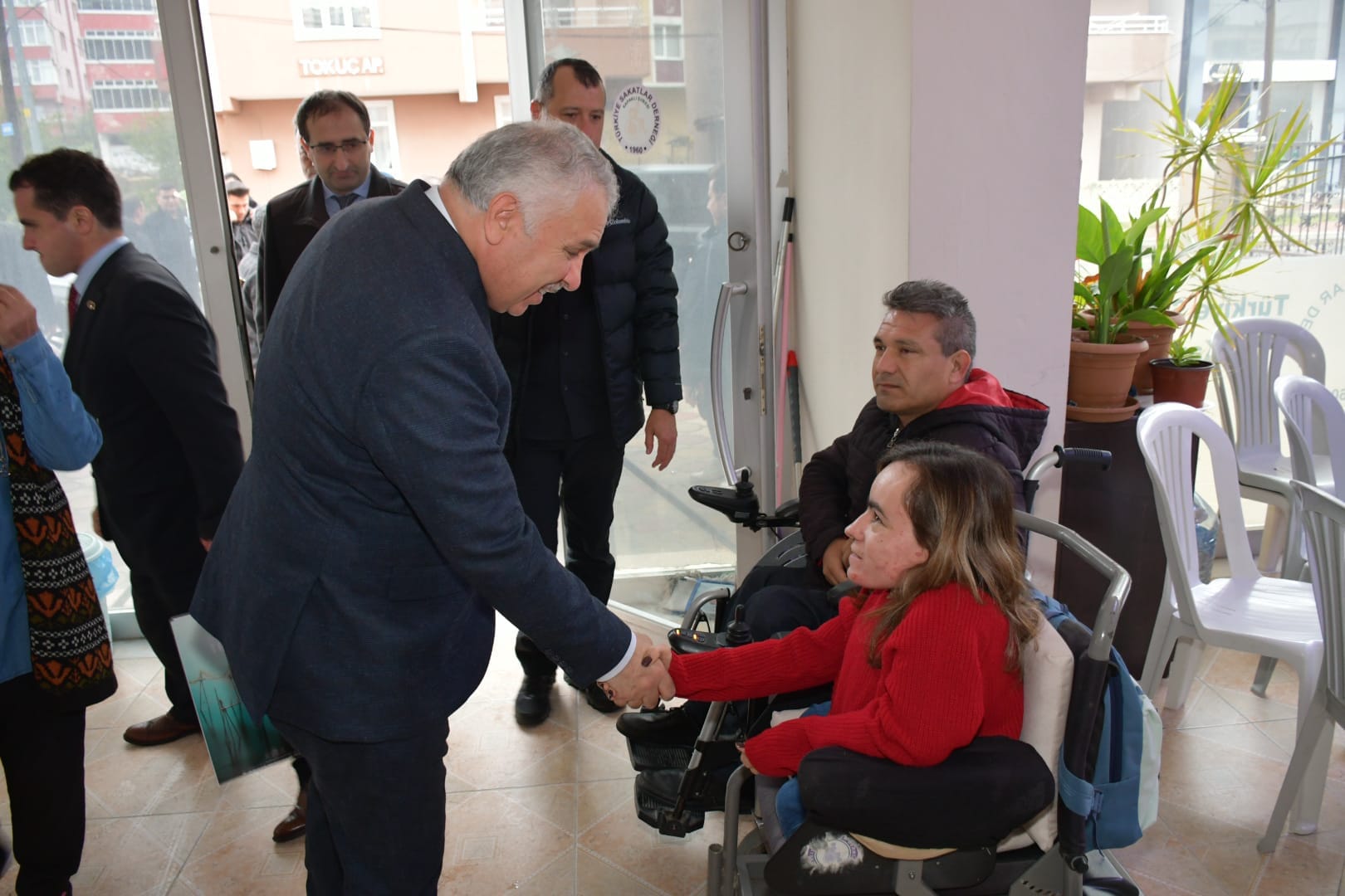 Vali Aziz Yıldırım Türkiye Sakatlar Derneği’ni Ziyaret Etti