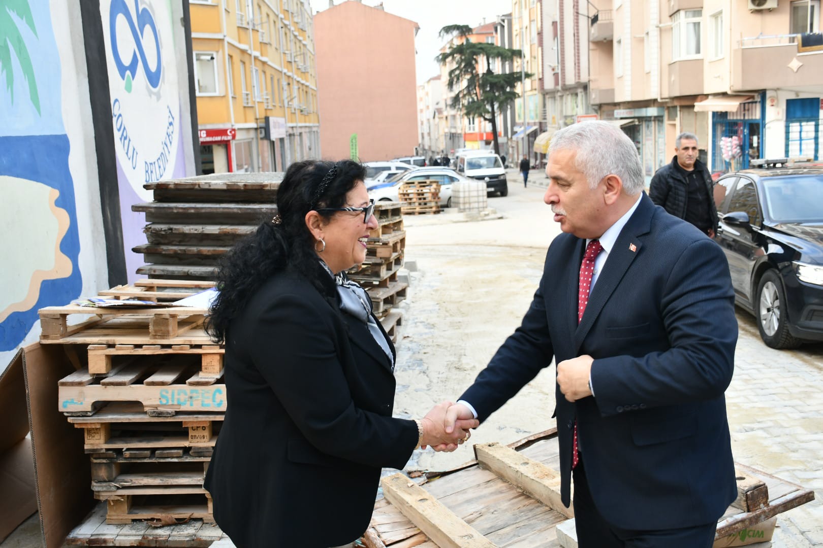 Vali Aziz Yıldırım Reşadiye Mahalle Muhtarı Yelda Tunçer’i Ziyaret Etti