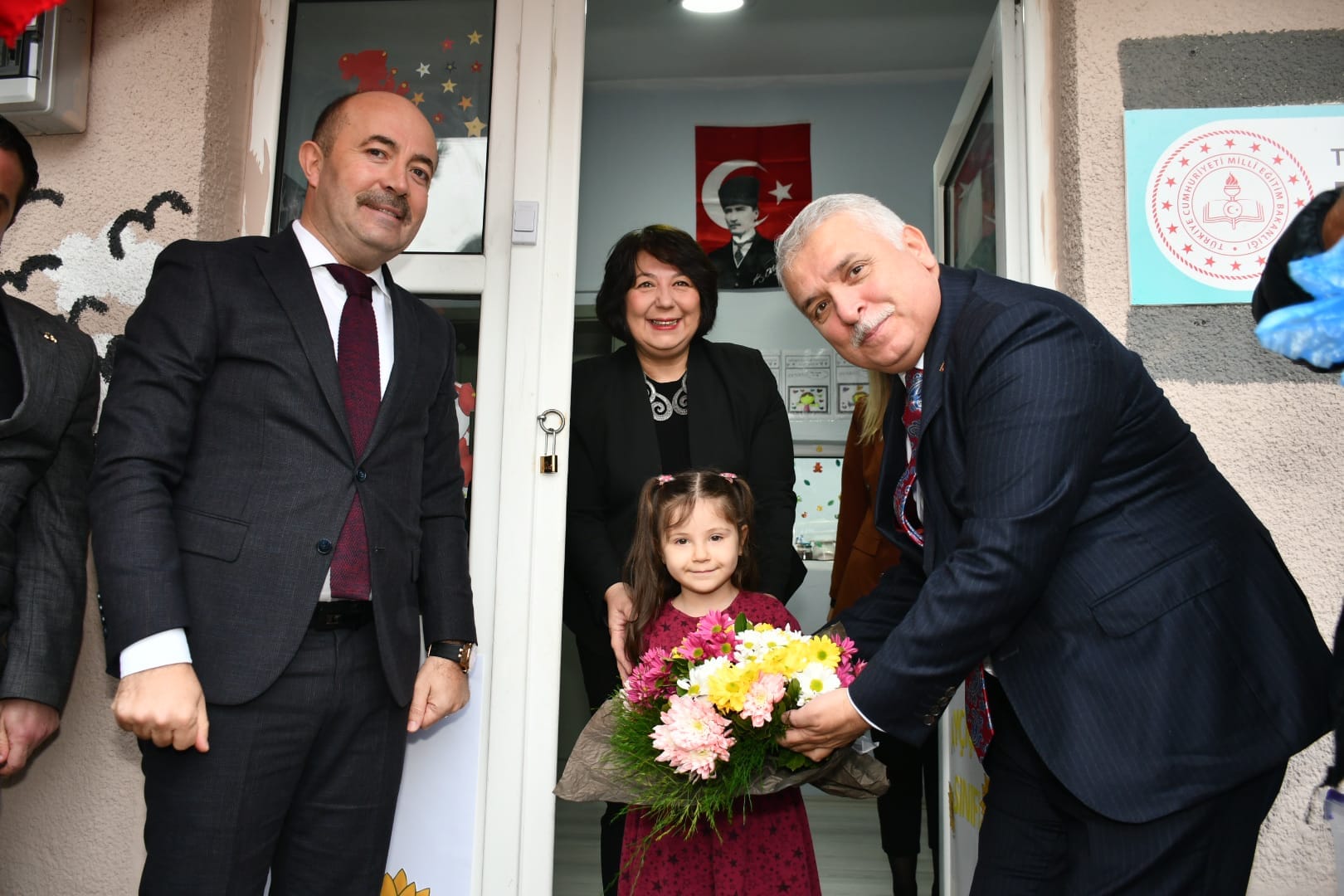 Vali Aziz Yıldırım Ballıhoca Mahallesi Köy Yaşam Merkezi’ni Ziyaret Etti