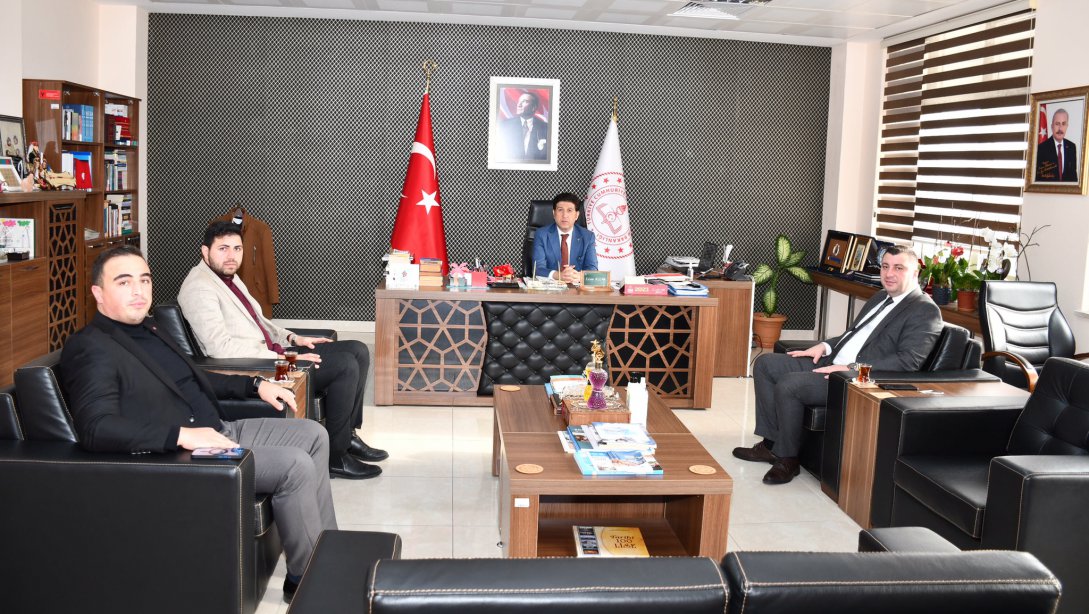 Tekirdağ Ülkü Ocakları İl Başkanı Hayrullah Zıvalıoğlu ve İl Yöneticileri İl Milli Eğitim Müdürü Ersan Ulusan’ı Makamında Ziyaret Etti