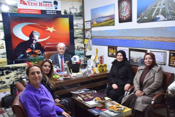 AK PARTİ İL KADIN KOLLARINDAN 10 OCAK ÇALIŞAN GAZETECİLER GÜNÜ ZİYARETİ