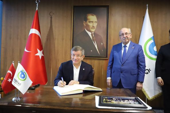 Başkan Albayrak: Prof. Dr. Sayın Ahmet Davutloğlu’nu belediyemizde ağırladık.