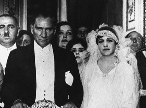 29 OCAK 1923 ATATÜRK’ÜN LATİFE HANIM İLE EVLENMELERİ