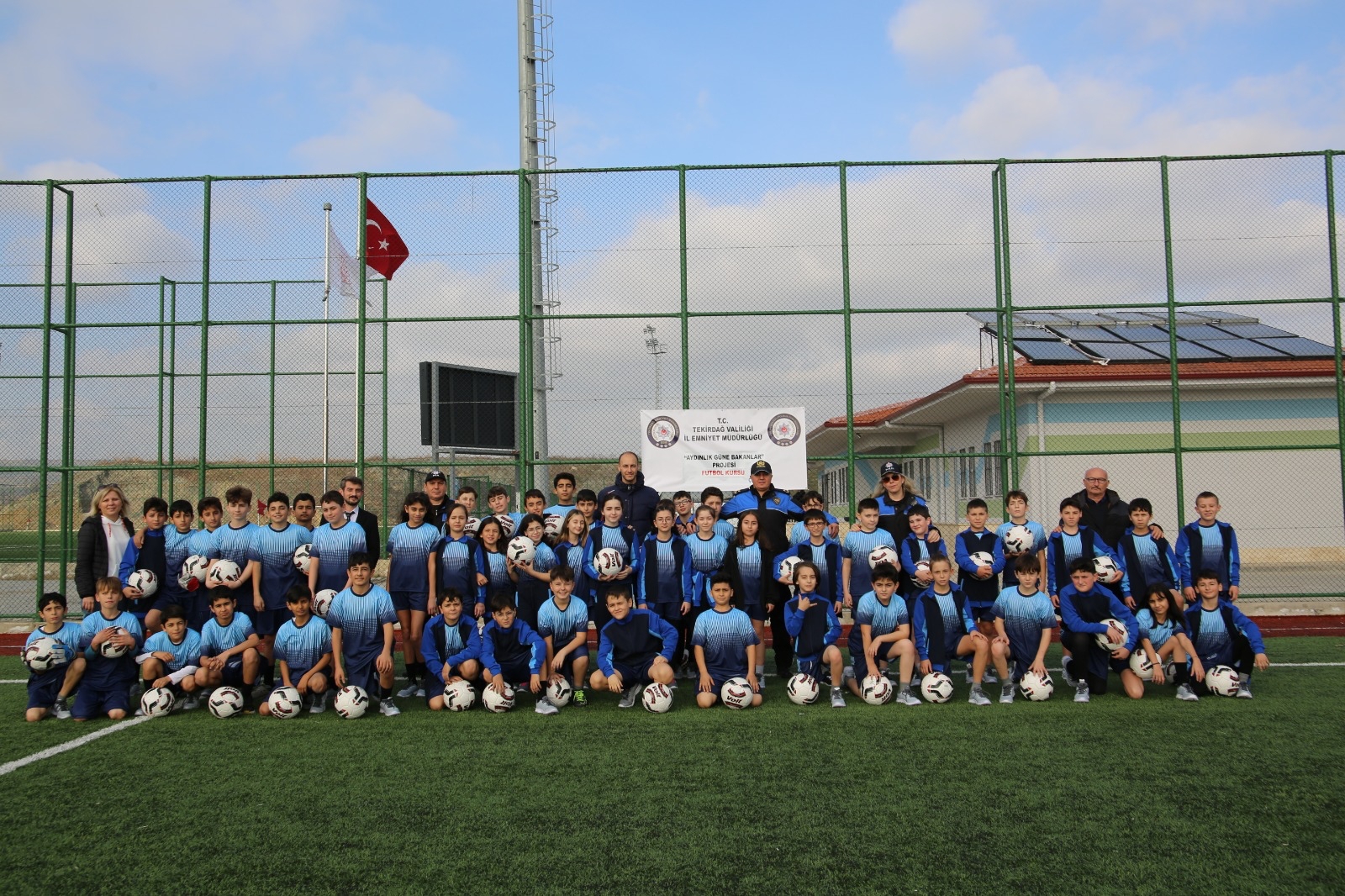 Aydınlık Güne Bakanlar” isimli proje