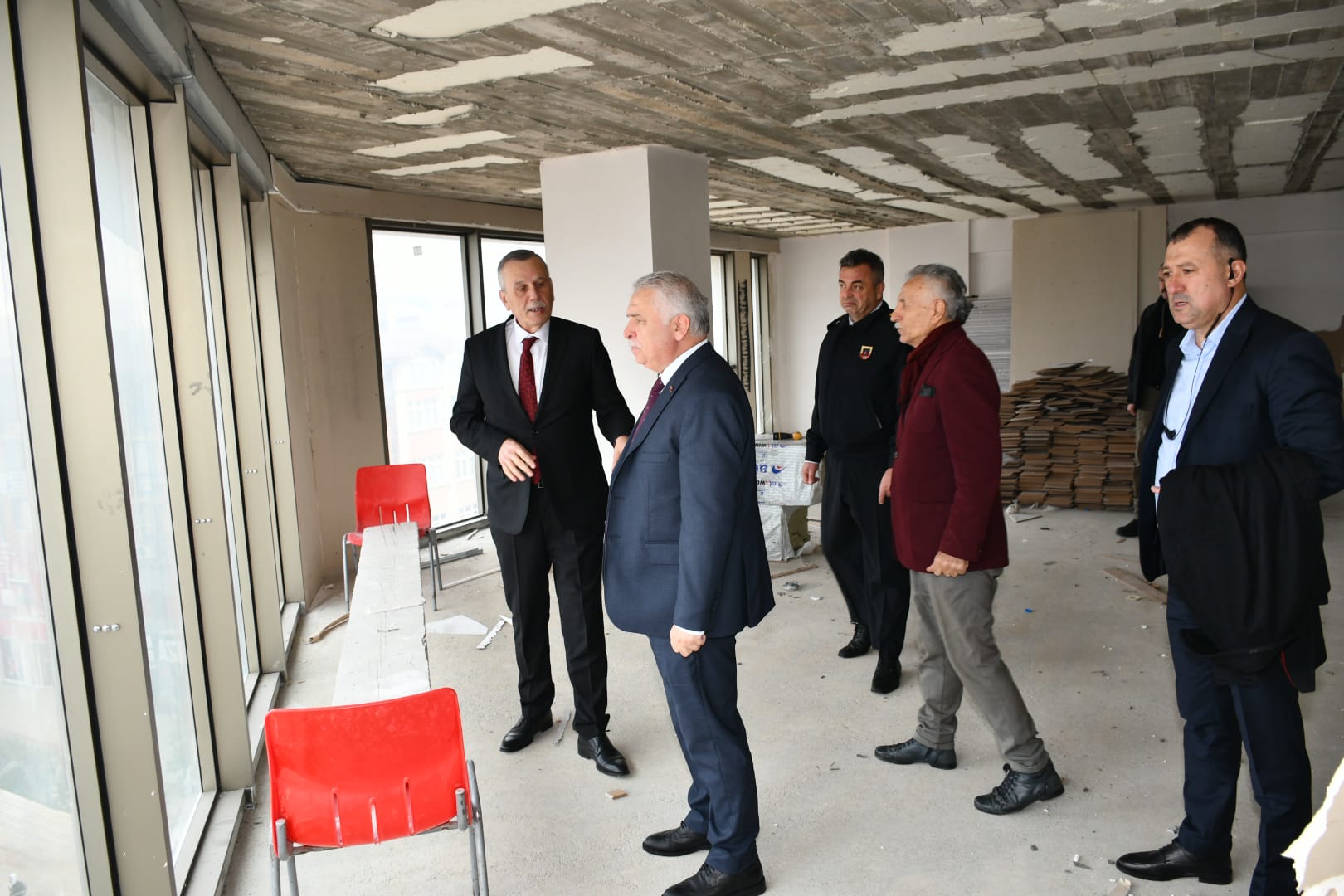 Vali Aziz Yıldırım Tadilatı Devam Eden Kaymakamlık Binası’nda İncelemelerde Bulundu