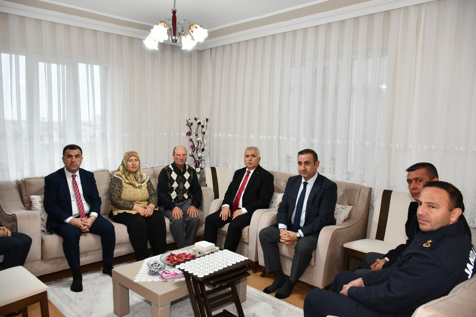 Vali Aziz Yıldırım Şehit Ailesini Ziyaret Etti