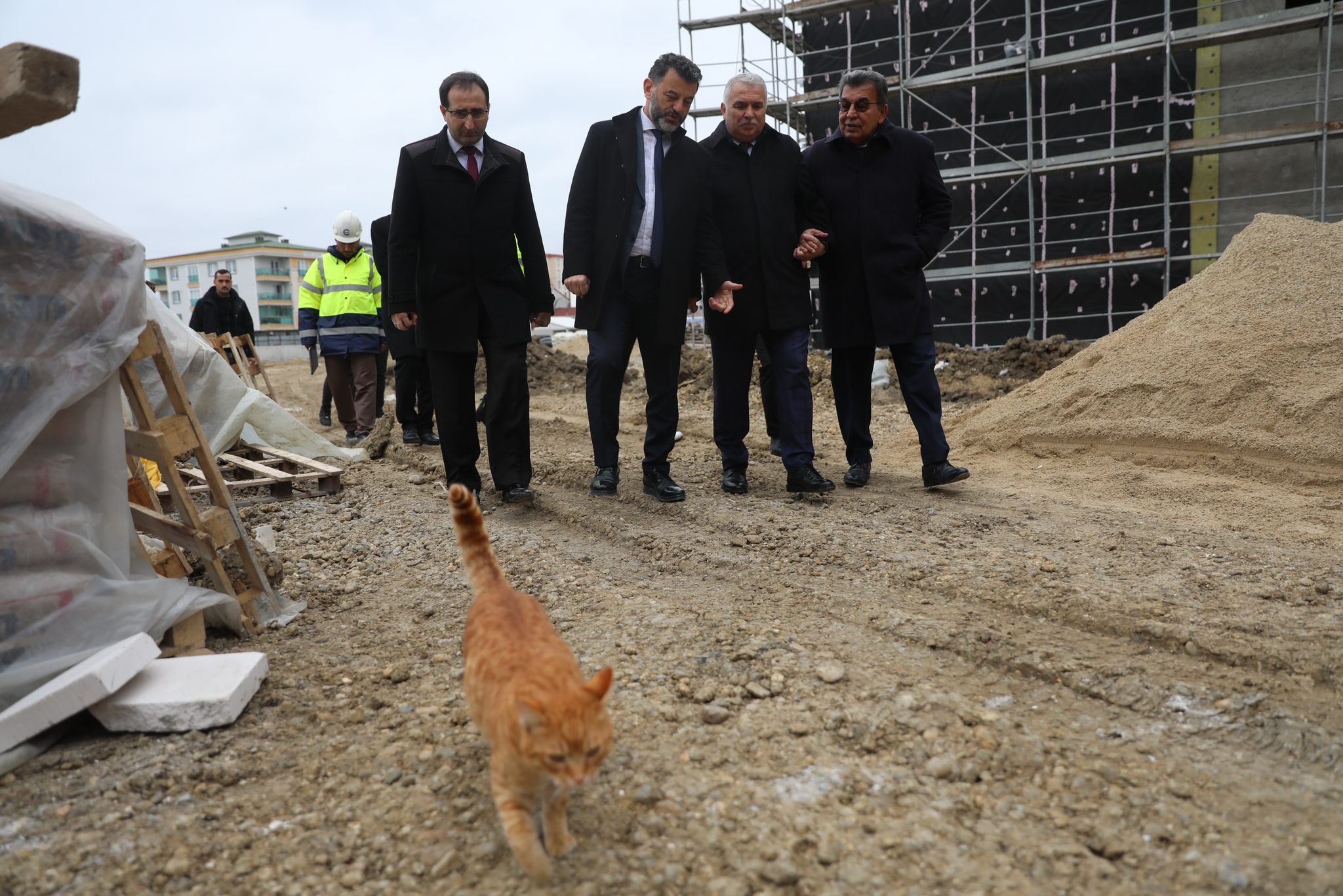 Vali Aziz Yıldırım Yapım Süreci Devam Eden Kapaklı Devlet Hastanesi’nde Ziyaret Etti