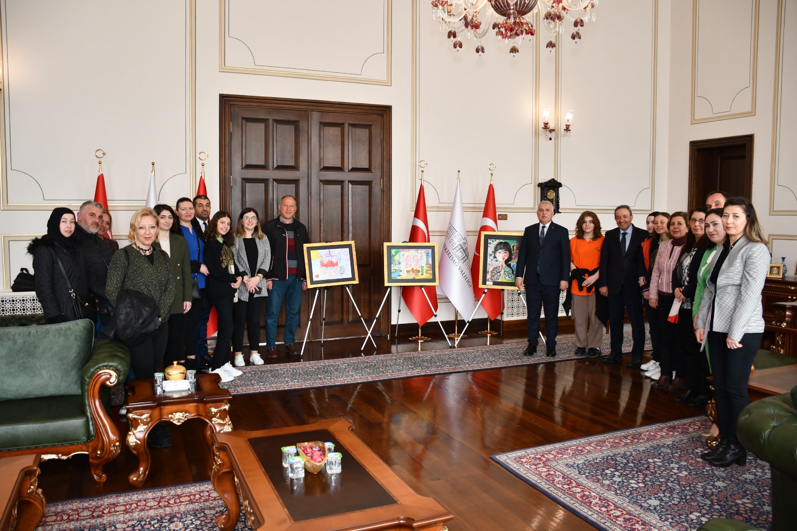 Vali Aziz Yıldırım, “Veremsiz Bir Türkiye” Etkinlikleri Kapsamında Dereceye Giren Öğrencileri Ağırladı