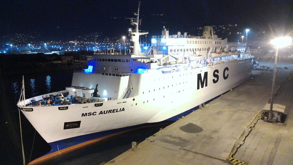 ASYAPORT Yardım gemisi İskenderun limanına yanaştı .