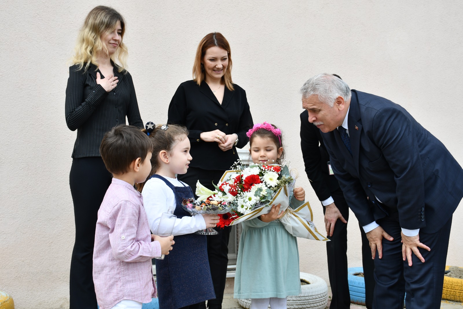 Vali Aziz Yıldırım Çınarlı Anaokulu Öğrencileri İle Öğle Yemeğinde Bir Araya Geldi