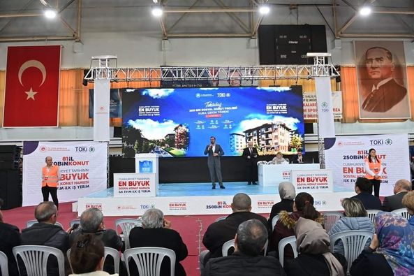 Süleymanpaşa’mızda inşa edilecek 500 konutun kuraları çekildi.