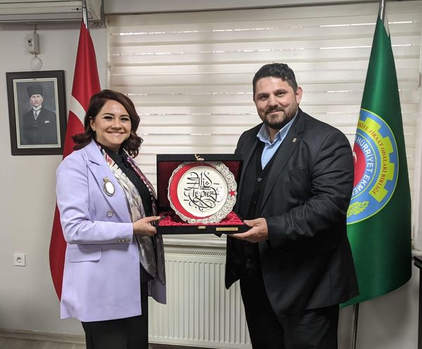 Müge Yıldız Topak Ali TOPUZ’u Ziyaret Etti