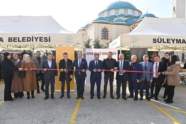 İmam Hatip Lisesi ve Mezunlar Derneği tarafından, öğrenci ve velilerin katkılarıyla düzenlenen kermese katıldık.