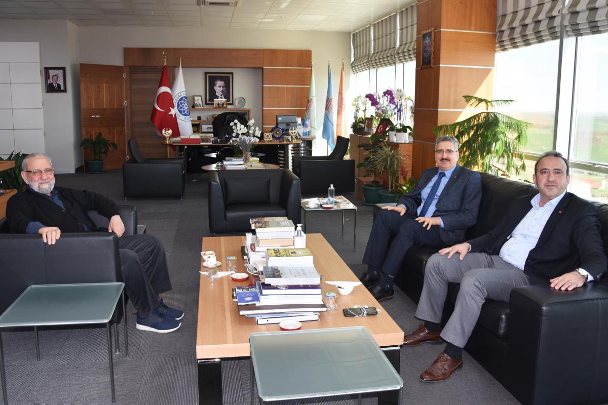Mahmut ŞAHİN ve babası Ahmet ŞAHİN, Üniversite  Rektörü Prof. Dr. Mümin ŞAHİN’e ziyarette bulundu.