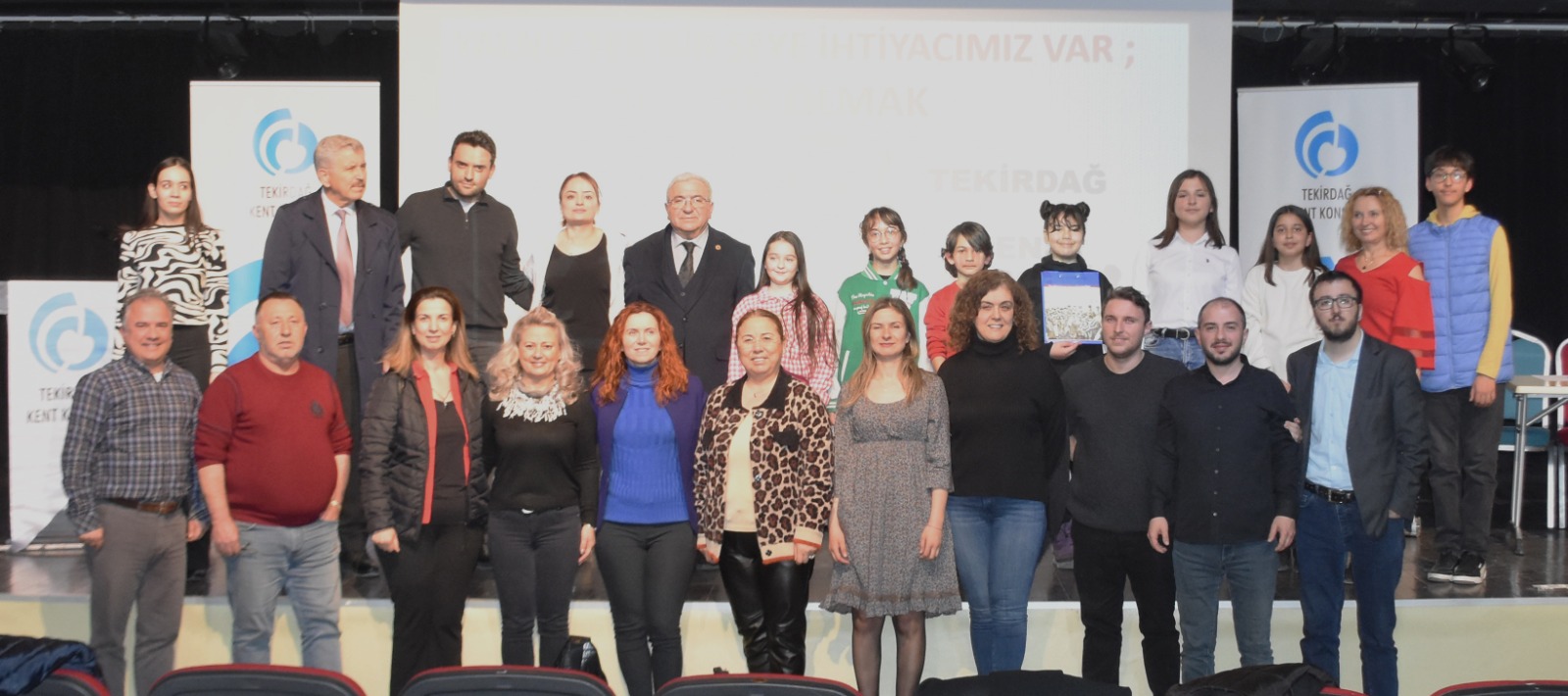           DÜNYAYI VERELİM ÇOCUKLARA;