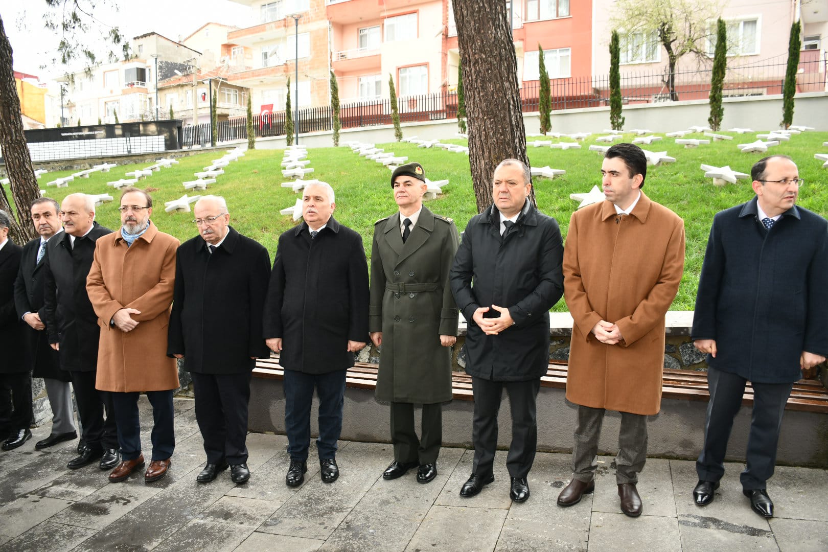 Vali Aziz Yıldırım, 18 Mart Şehitleri Anma Günü ve Çanakkale Zaferi’nin 108. Yıldönümü Münasebetiyle Şehitliği Ziyaret Etti