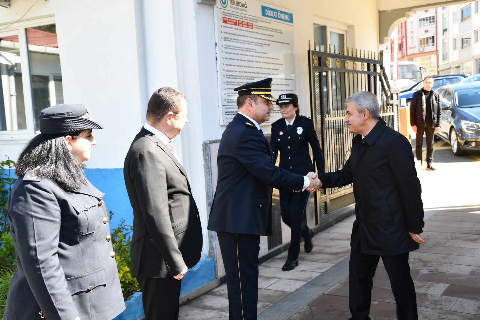 Vali Vekili Kaan Peker Türk Polis Teşkilatının Kuruluşunun 178. Yıldönümü Münasebetiyle Şehitliği Ziyaret Etti