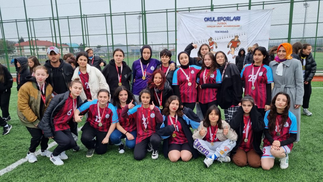 2022 – 2023 Eğitim – Öğretim Yılı Futbol Genç Kızlar ve Genç Erkekler Marmara Bölge Birinciliği Müsabakaları Tamamlandı
