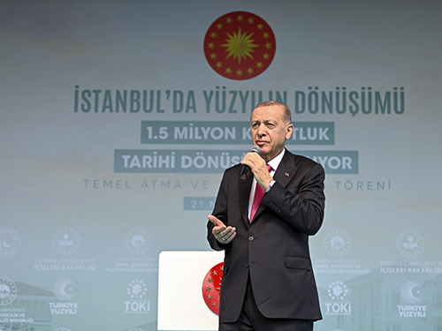 “İnsanımızın hayat kalitesini yükseltiyor, yatırımla, istihdamla, üretimle ülkemizi büyütüyoruz”