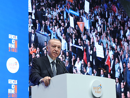 “21 yıldır Türkiye’yi, gençlerimizle birlikte gençlerimizin geleceği için hazırlıyoruz”