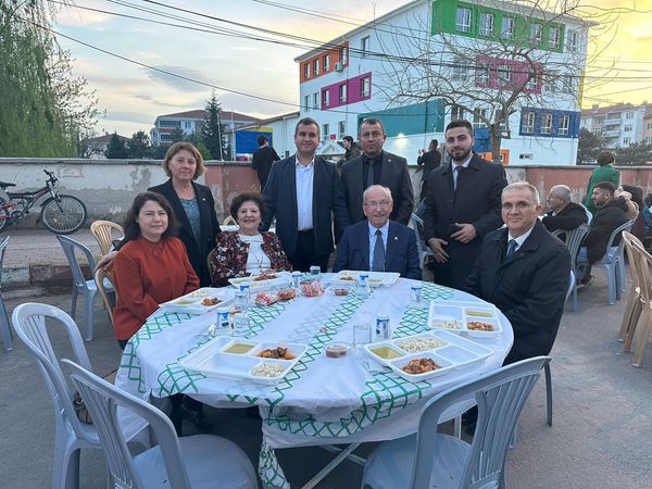 Başkan Albayrak: Muratlı Belediyemizin düzenlediği iftar programına katıldık