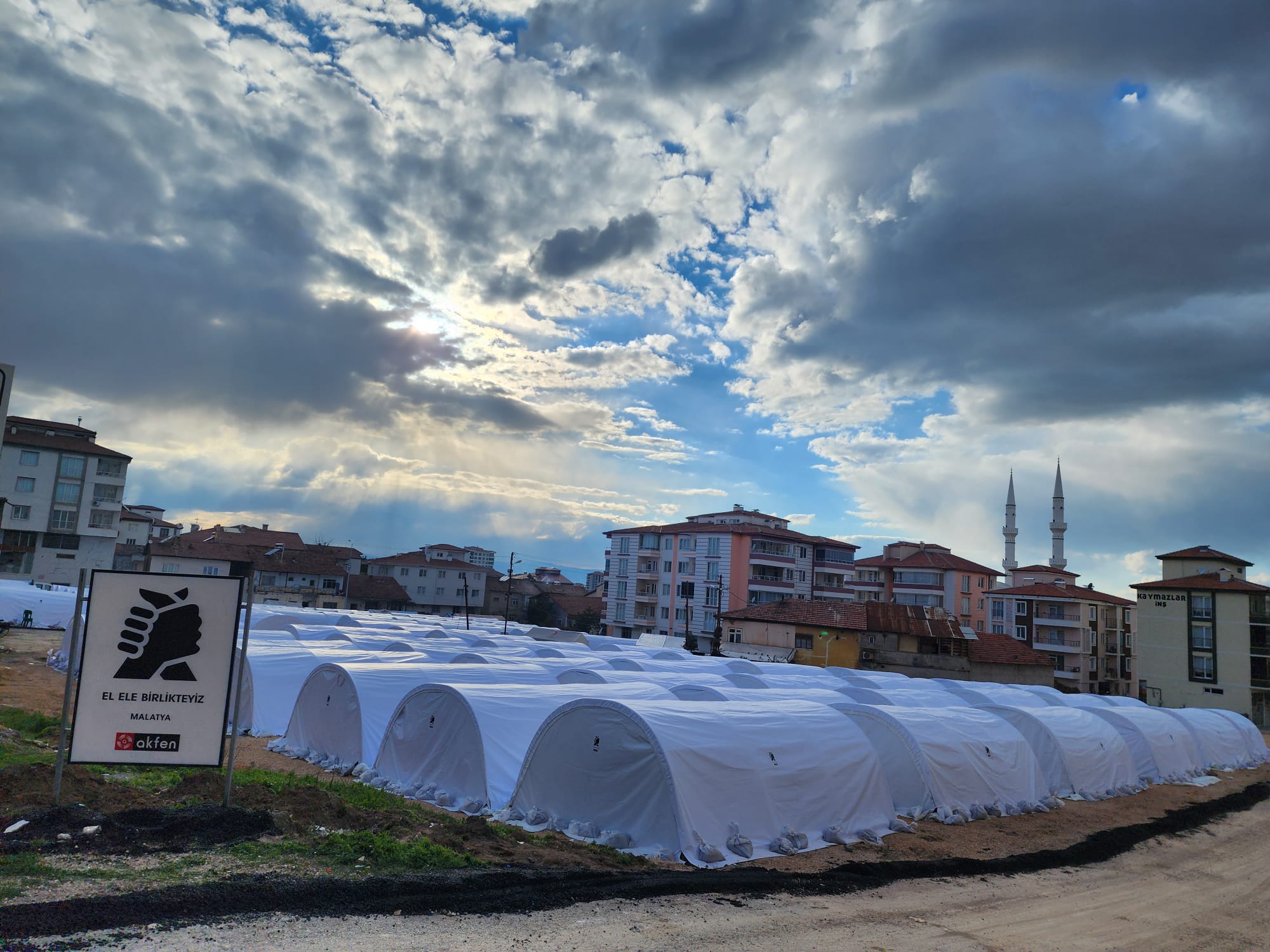 6 Şubat’taki depremlerden etkilenen Malatya’da, Akfen’in  çadır kent oluşturma çabaları devam ediyor.