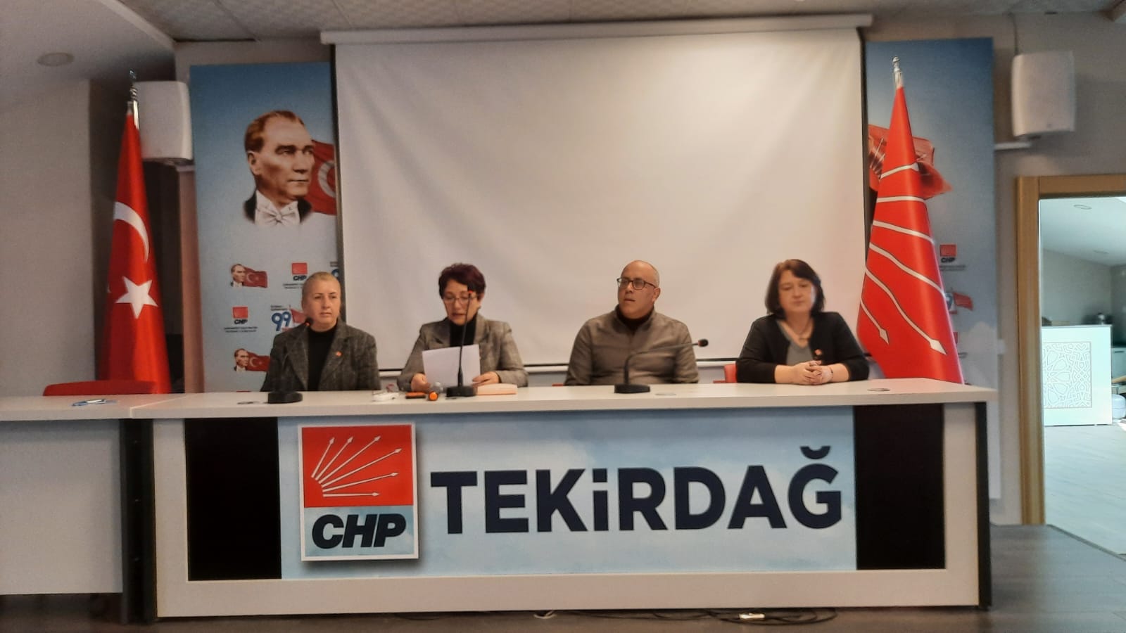 CUMHURİYET HALK PARTİSİ KADIN KOLLARI GENEL BAŞKANI AYLİN NAZLIAKA’NIN TÜRKİYE’DE KADINLARIN BELEDİYELERDE  SEÇME VE SEÇİLME HAKKI KAZANMASININ  93. YIL DÖNÜMÜNE İLİŞKİN AÇIKLAMASI