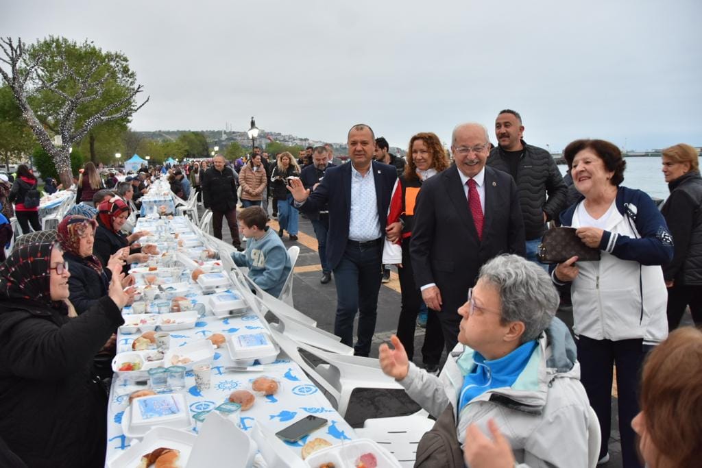 TEKİRDAĞLILAR HIDIRELLEZİ BÜYÜK BİR COŞKU İLE KARŞILADI