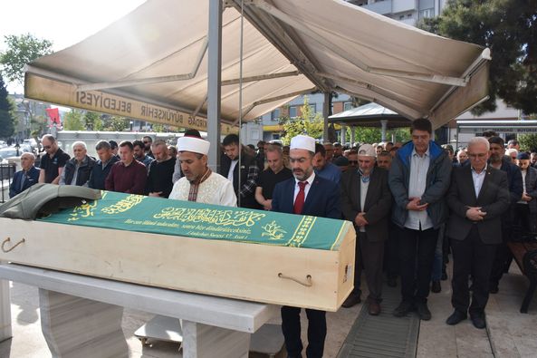 HİDAYET KARATEKE DEFNEDİLDİ