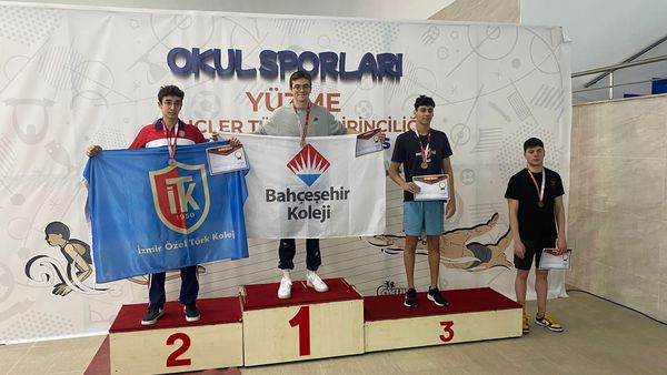Halit Bora CABBAR  50M Kelebek Branşında Türkiye Şampiyonu
