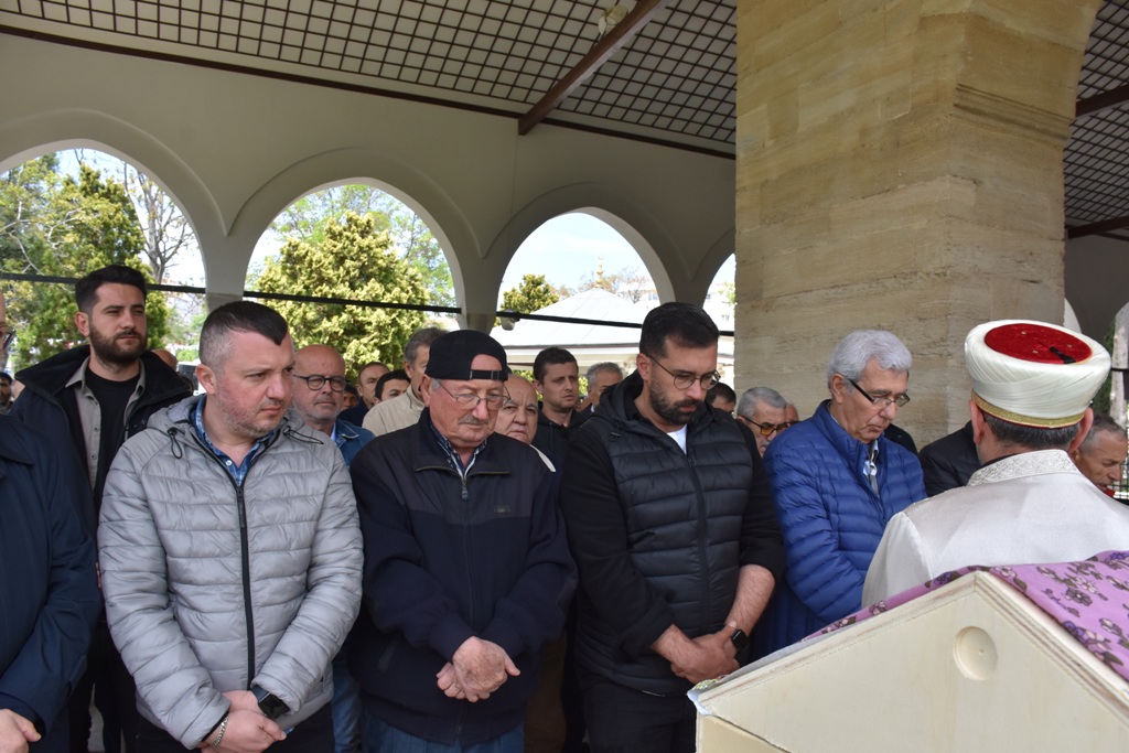 MÜVEYLA ÜNVER DEFNEDİLDİ
