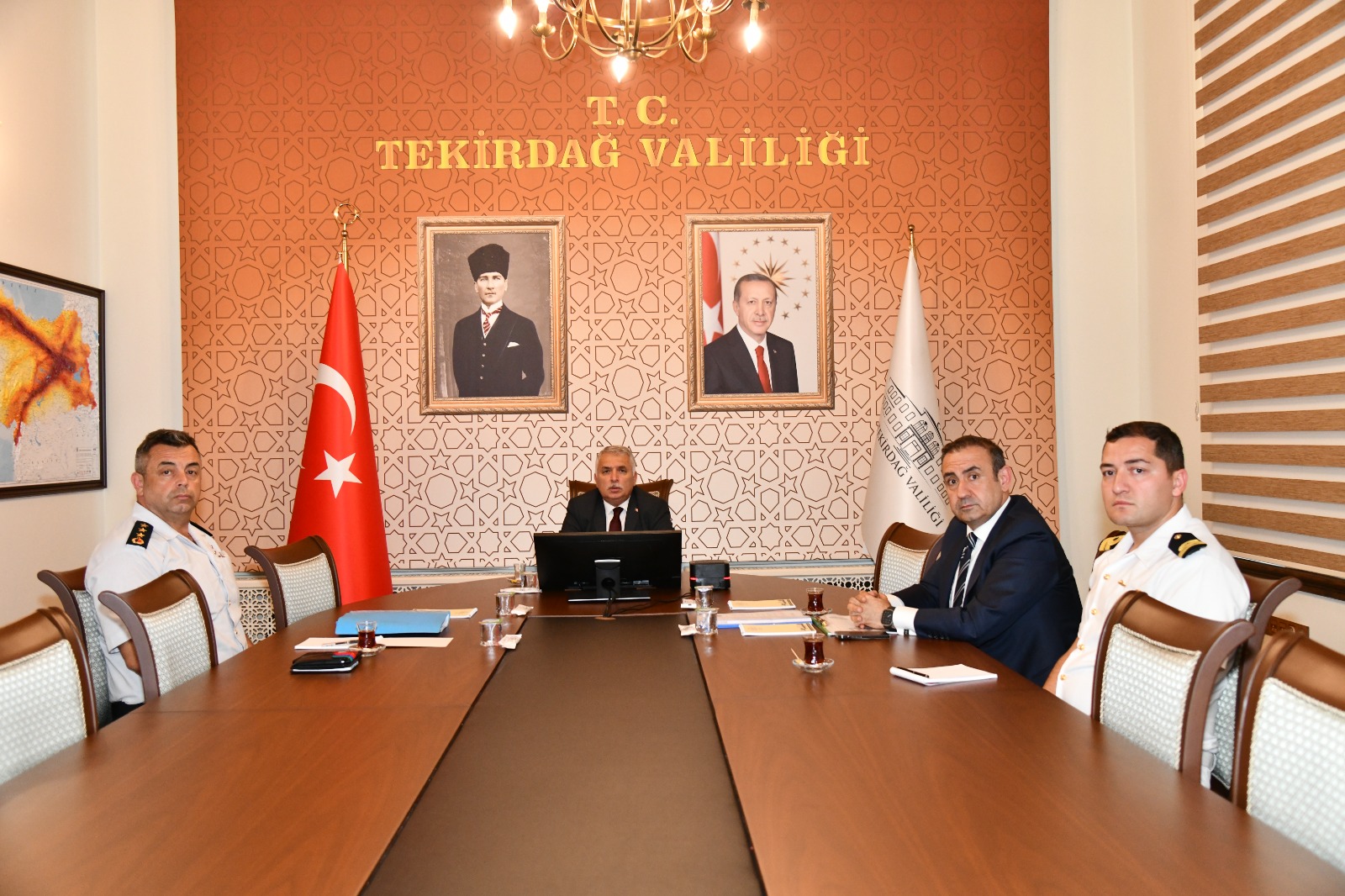 Vali  Aziz Yıldırım, İçişleri Bakanı Ali Yerlikaya başkanlığında video konferans yöntemi ile gerçekleştirilen toplantıya katıldı.