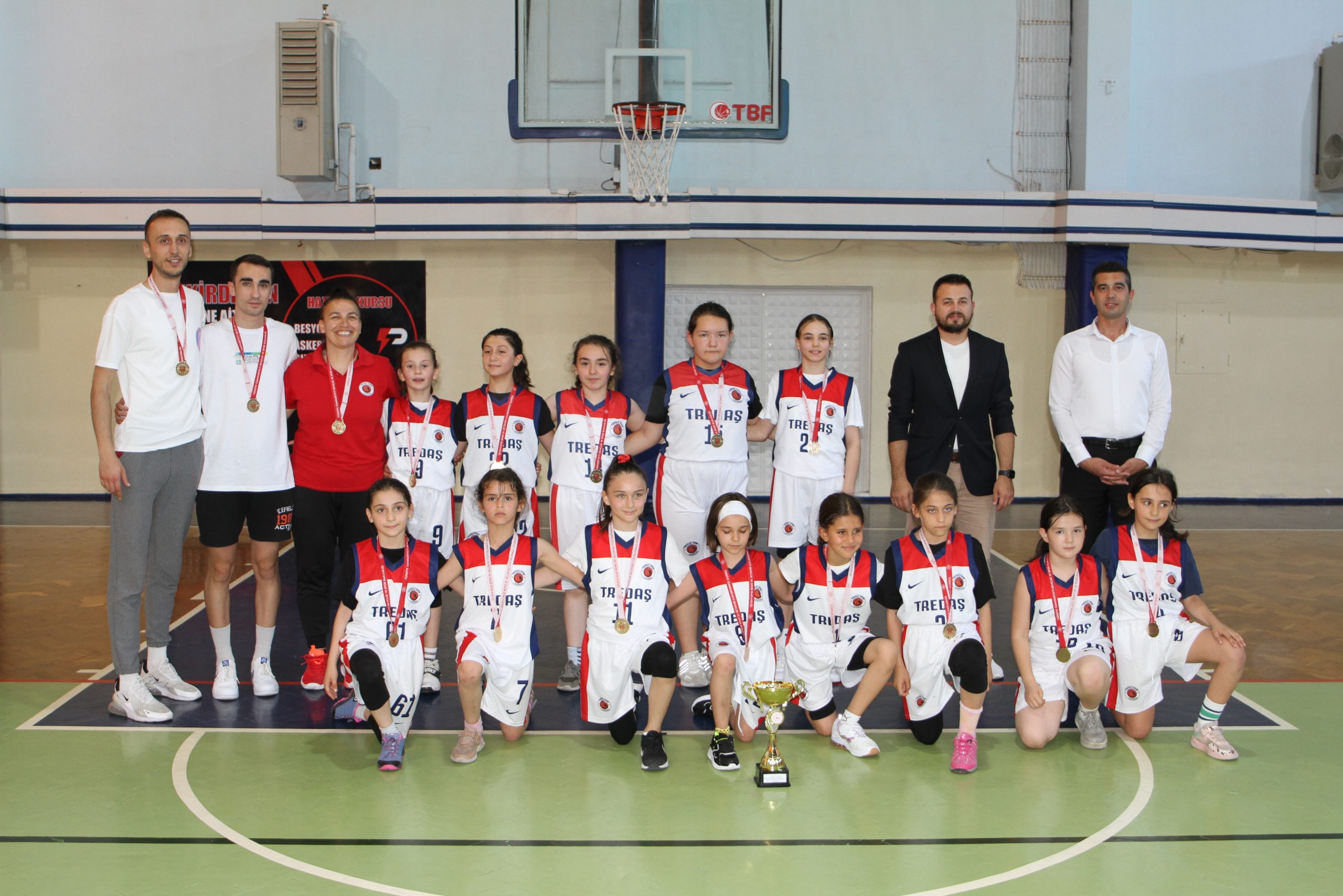 IC VAKFI TREDAŞ SPOR KIZ TAKIMINAMAĞLUP ŞAMPİYON