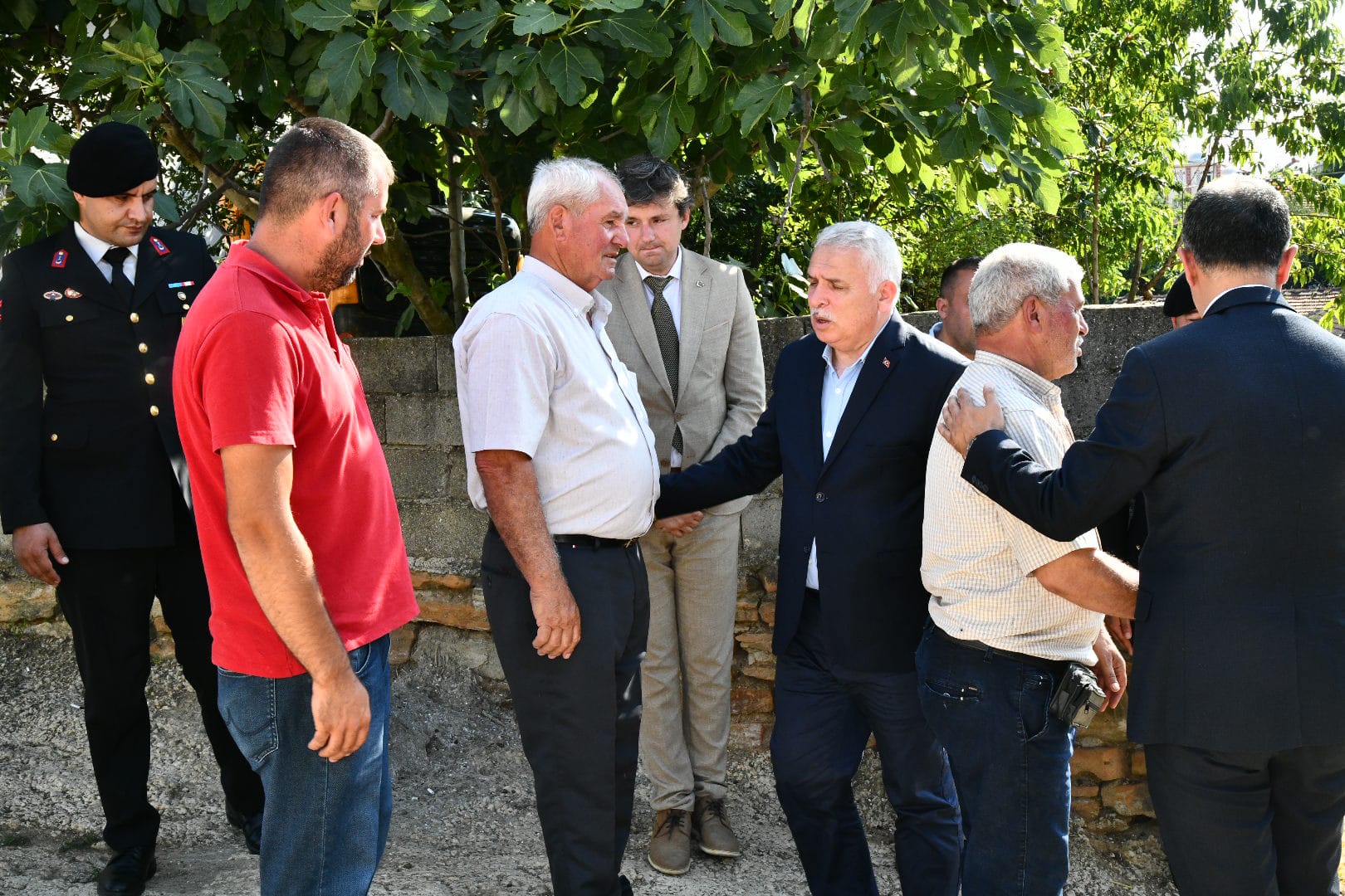 Vali Aziz Yıldırım Vefat Eden Şehit Annesinin Ailesine Taziyede Bulundu
