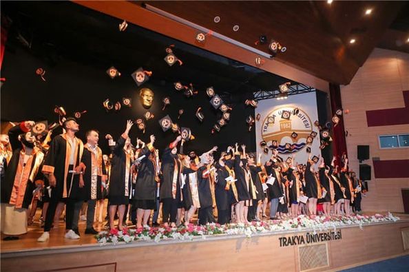 Trakya Üniversitesi, lisans ve ön lisans programlarından mezuniyet