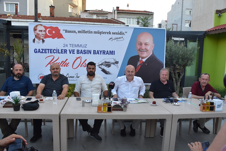 Hayrabolu Belediye Başkanı Dr. Osman İnan 24 Temmuz  Basın Bayramı dolayısıyla basınla buluştu