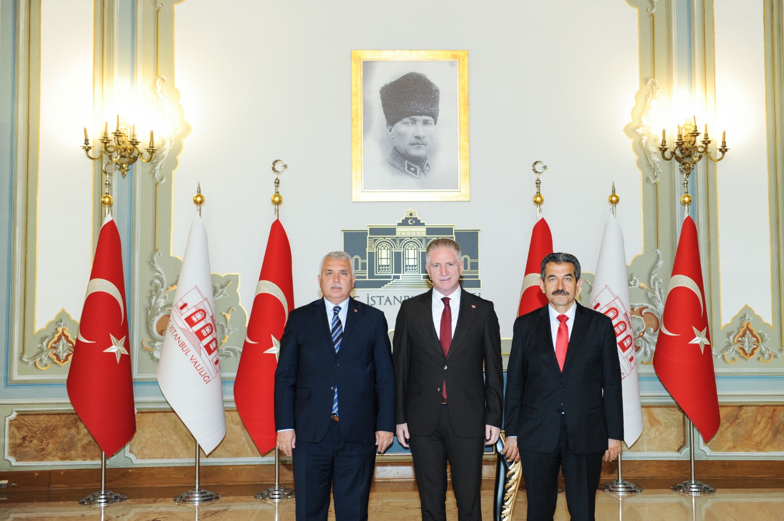 Vali Aziz Yıldırım İstanbul Valisi Davut Gül’ü Ziyaret Etti