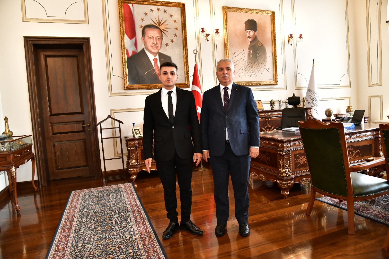 Vali Aziz Yıldırım Polis Meslek Yüksekokulu Dönem Birincisi Murat Dilek’i Kabul Etti